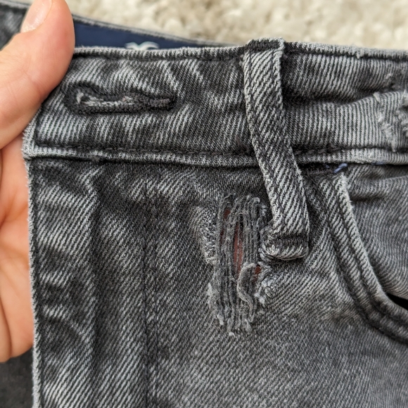 Hollister Ultra High-Rise Mom Jean - 5R - W27 L27 - Black - Picture 9 of 9